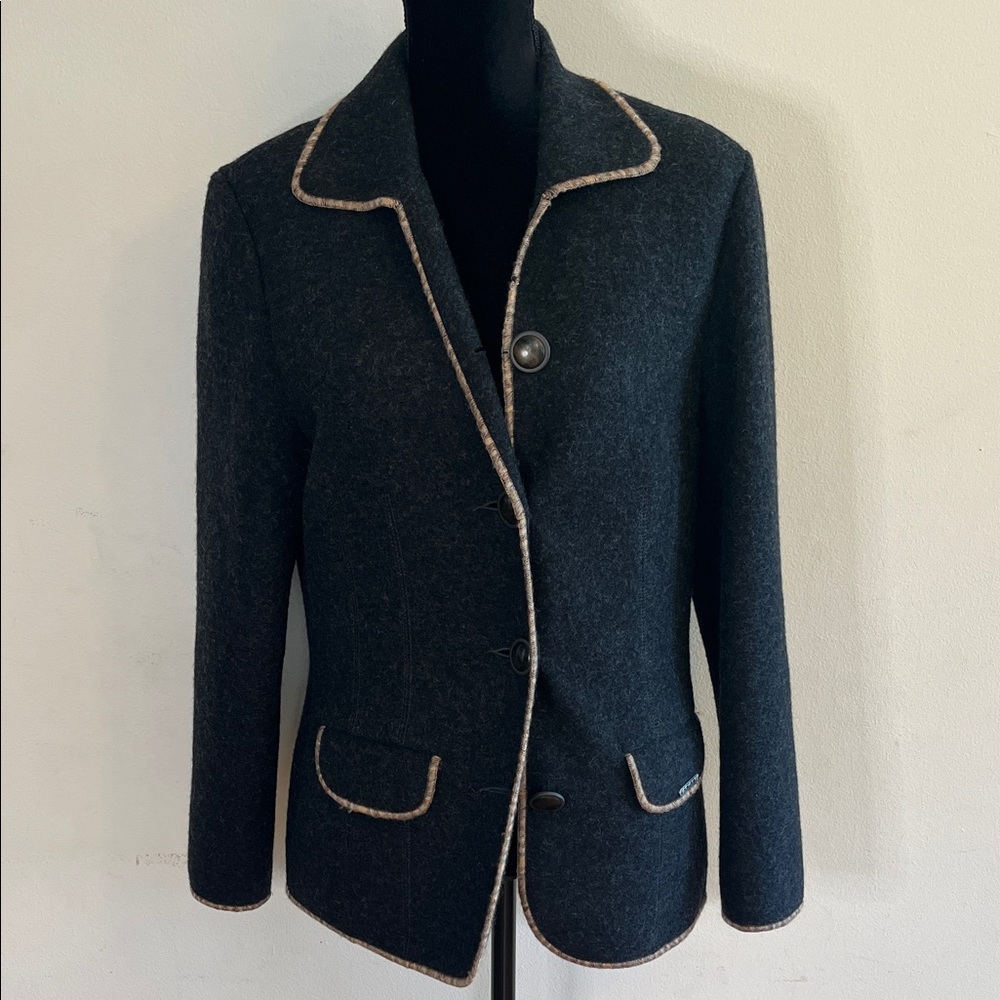 Geiger Elegant Black Wool Blazer with Cream and Brown Trim
